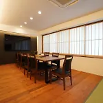 Bird Hostel Palace Side Suite